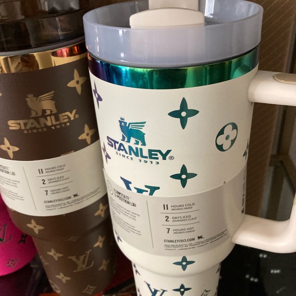 NEW 🆕 Stanley (Authentic) Quencher Tumbler - Picture 4 of 7
